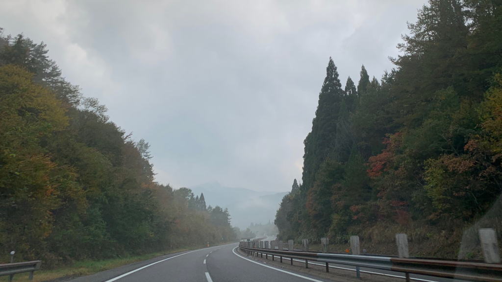秋の中国自動車道イメージ画像